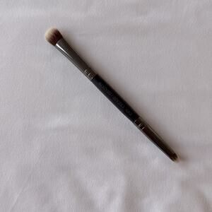 Crown Brush: double ended Shadow/Crease Duet C476